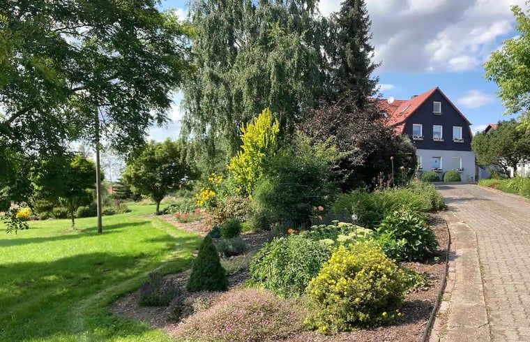 Vakantiehuis in Leinefelde-Worbis, Thuringen met prachtige tuin en groene omgeving.