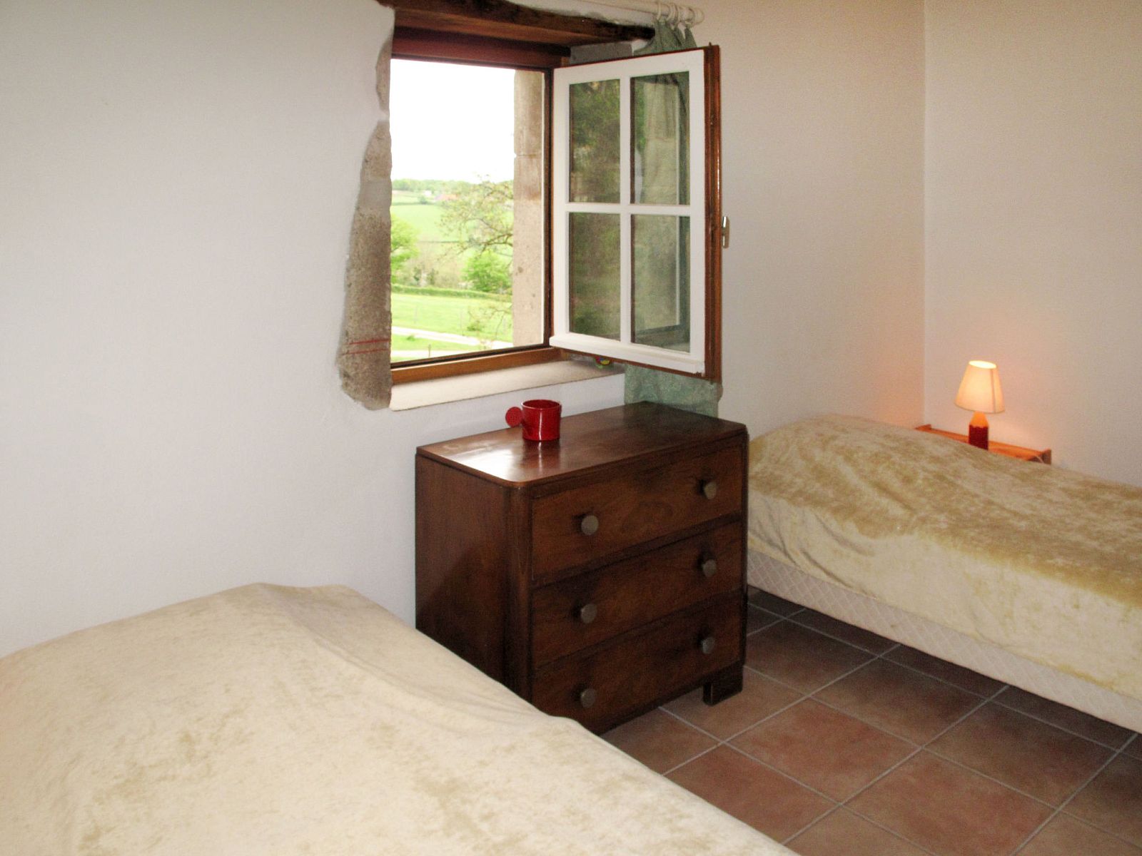 Guest house 04011003 - Holiday property Burgundy - Vakantiehuis Premier gîte de Bouton