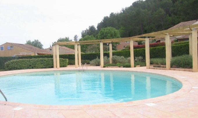 Geniet van het zwembad bij LCDV44 & 43 Vidauban, een vakantiehuis in het prachtige Vidauban, Provence / Cote d'Azur, Frankrijk.