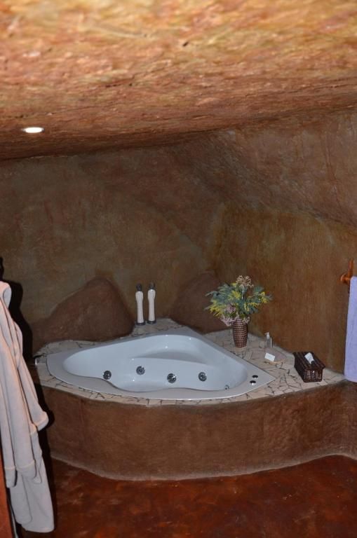 Verblijf 3526601 - Vakantiewoning Kwazoeloe-Natal - Antbear Eco Lodge Drakensberg