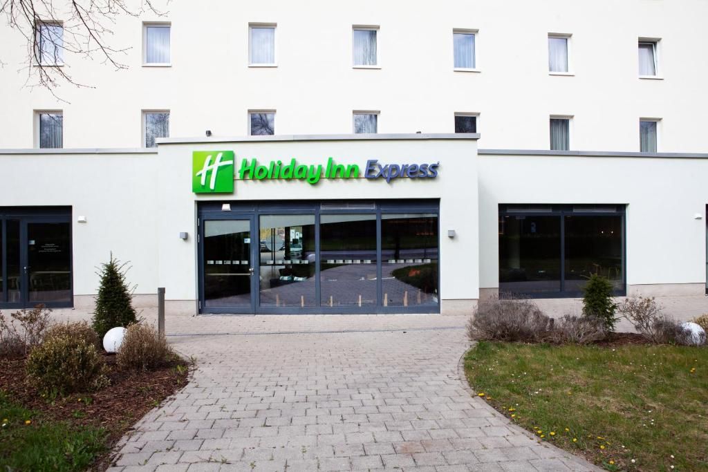 Verblijf 4920002 - Vakantie appartement Saarland - Holiday Inn Express Neunkirchen, an IHG Hotel