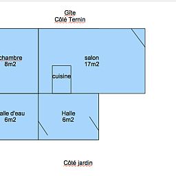 Gezellige keuken in Vakantiehuis in Lucenay l'Eveque, Bourgondie, Frankrijk, met moderne inrichting en rustieke charme.