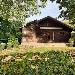 Gezellige houten chalet 't Musje in Weris, Ardennen, omgeven door natuur en rust.