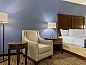Guest house 15625504 • Apartment Midwesten • Comfort Inn Arlington Heights-OHare Airport  • 12 of 26