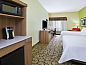 Verblijf 2325701 • Vakantie appartement Grote Vlakten • Hilton Garden Inn Wichita  • 14 van 26