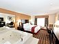 Verblijf 26625501 • Vakantie appartement Midwesten • Best Western Plus Oakbrook Inn  • 2 van 20