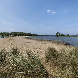 Prachtig uitzicht op het strand nabij Vakantiehuis Haus Anni in Hansweert, Zuid-Beveland, Zeeland.