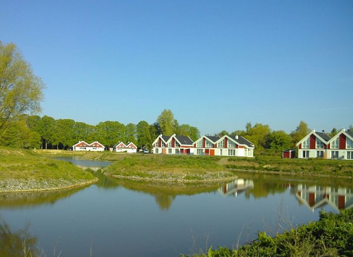 Villa Seeblick in Nordhorn, een charmant vakantiehuis in Nedersaksen omgeven door groene natuur en rustgevende omgeving.