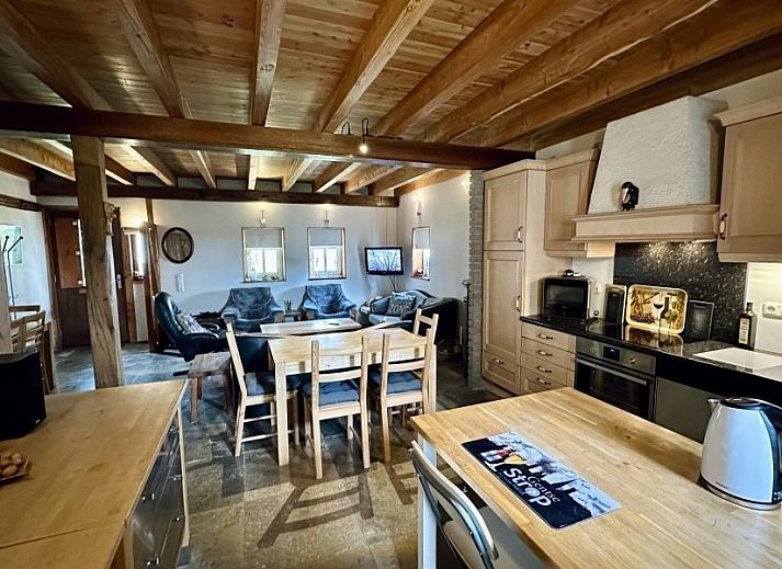 Vakantiehuis Kaiser in Forst, Hunsruck met ruime tuin en terras in de Eifel, ideaal voor natuurliefhebbers in Duitsland.