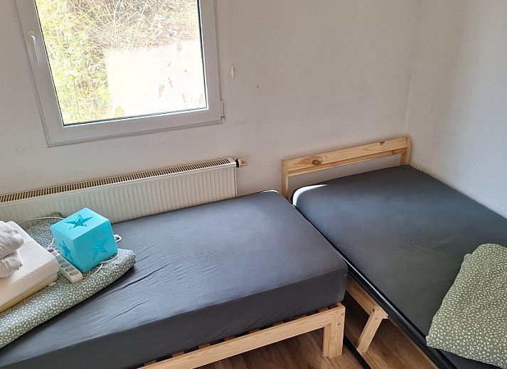 Geniet van het weidse uitzicht op de groene heuvels rond vakantiehuis Seega in Kyffhauserland, Thringen.