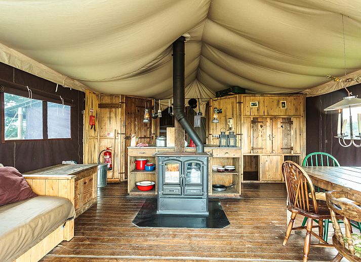 Tent house with hot private shower in Altenbeuthen, Thuringia, offers a unique glamping experience with an inviting terrace in nature.