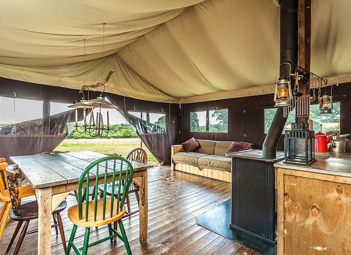 Enjoy a private hot shower in the tent house in Altenbeuthen, Thuringia, ideal for a relaxing glamping experience.