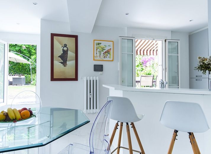 Elegant apartment in Nice met eigen tuin, op 2 minuten van de haven, biedt een serene buitenruimte in de Provence/Cote d'Azur.