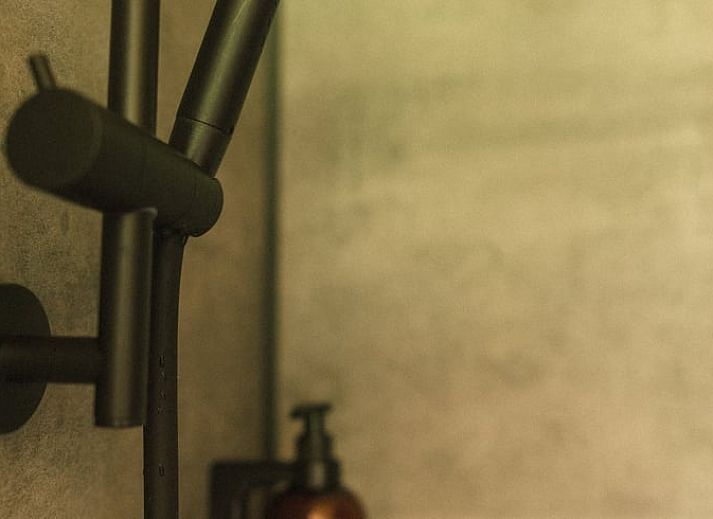 Huisje in Le Barroux, een charmant vakantiehuis in de Provence, omringd door groene natuur en rustieke charme.