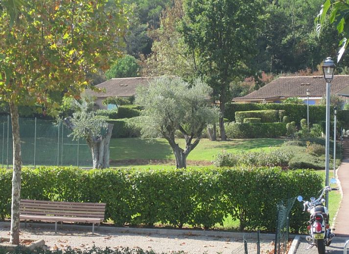 LCDV44 & 43 Vidauban vakantiehuis in Provence met moderne binnenruimte en keukenfaciliteiten in Vidauban, Frankrijk.