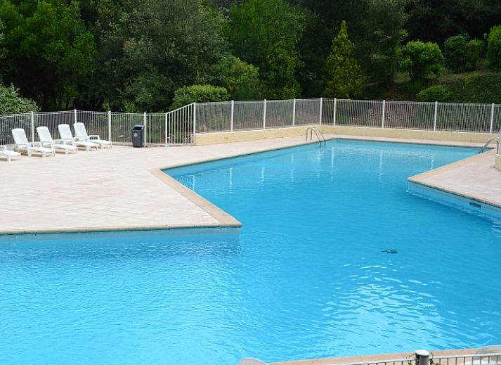 Moderne keuken in Villa Valbonne, vakantiehuis in Valbonne, Provence met complete voorzieningen voor een comfortabel verblijf.