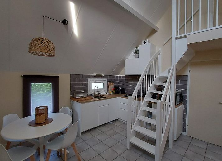 Cazaleres villa 55 met AIRCO in Daumazan-sur-Arize, een charmant vakantiehuis in de Midi-Pyrenees met een uitnodigend terras.