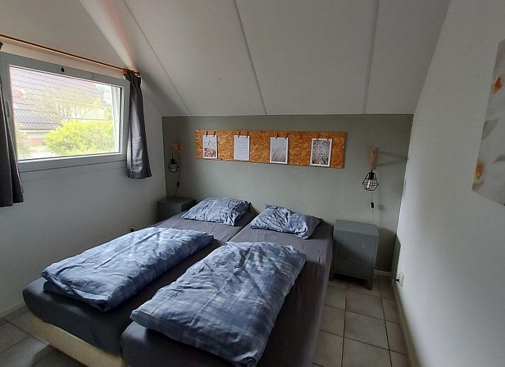 Cazaleres villa 55 + AIRCO in Daumazan-sur-Arize, Frankrijk, biedt een gezellig terras met uitzicht op de groene omgeving.