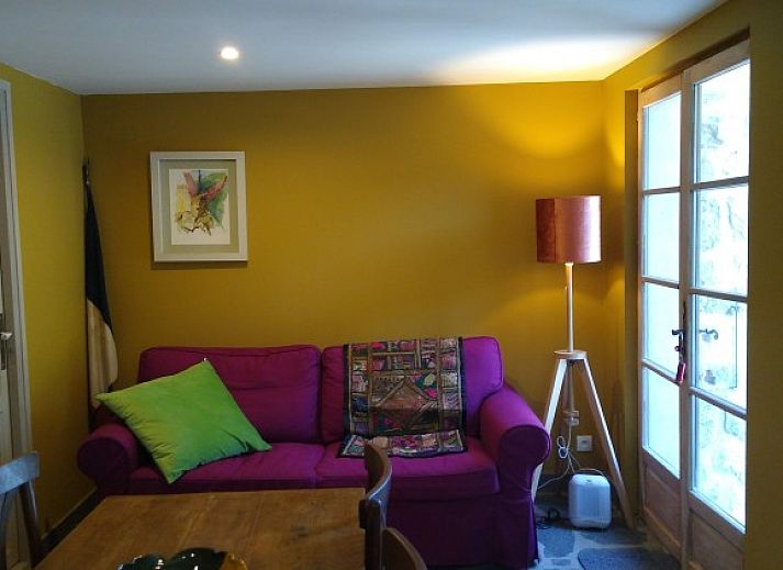Geniet van de serene omgeving van Source bien-aimee, een vakantiehuis met zwembad in Chaneac, Rhone-Alpes, Frankrijk.