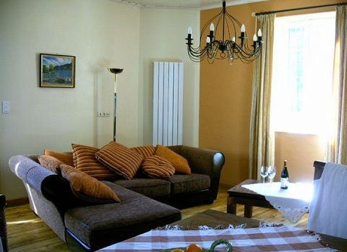 Domaine La Francoise, een charmant vakantiehuis in Dieulefit, Rhone-Alphes, Frankrijk, omgeven door weelderige natuur en rust.