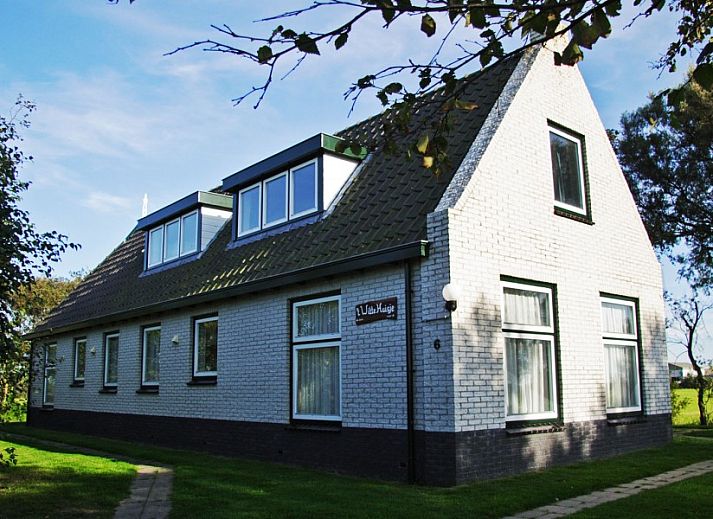 Guest house 050104 • Holiday property Schiermonnikoog • Witte huisje Oost en West 