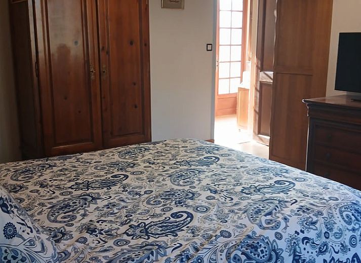 Gezellige binnenruimte van Vakantiehuisje in Saint-Priest-les-Fougeres, Aquitaine, met authentieke Franse charme.