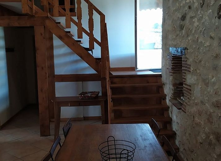 Geniet van het zwembad bij Vakantiehuis in Monflanquin, een idyllisch vakantiehuis in Aquitaine, Frankrijk.