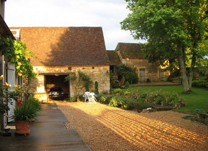 Das Ferienhaus Fonbigou liegt in der grnen Landschaft von Granges D'Ans, Aquitanien, Frankreich.