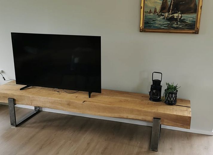 Gemuetliches Ferienhaus in Molkwerum, direkt am Wasser gelegen mit schoenem Blick auf die friesischen Seen.