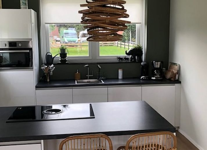 Detail der Aussenwand eines Ferienhauses in Molkwerum, charakteristische Backsteinfassade.