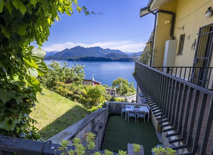 Guest house 08915001 - Apartment Italian Lakes - Appartement Il Gianlupo Azzurro