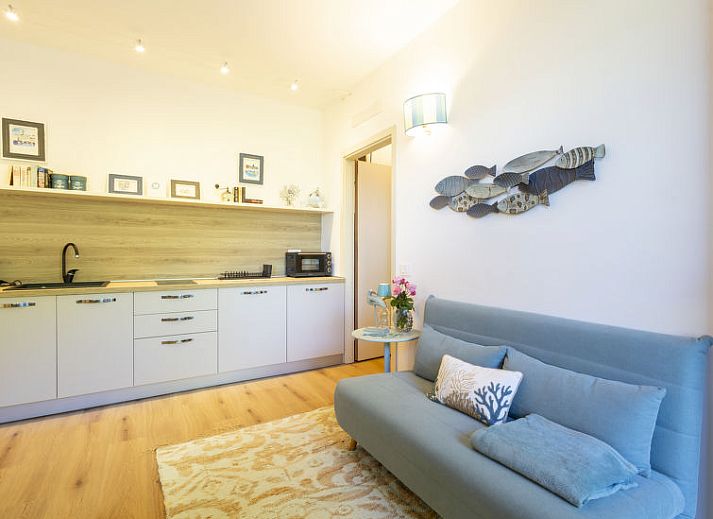 Guest house 08915001 - Apartment Italian Lakes - Appartement Il Gianlupo Azzurro