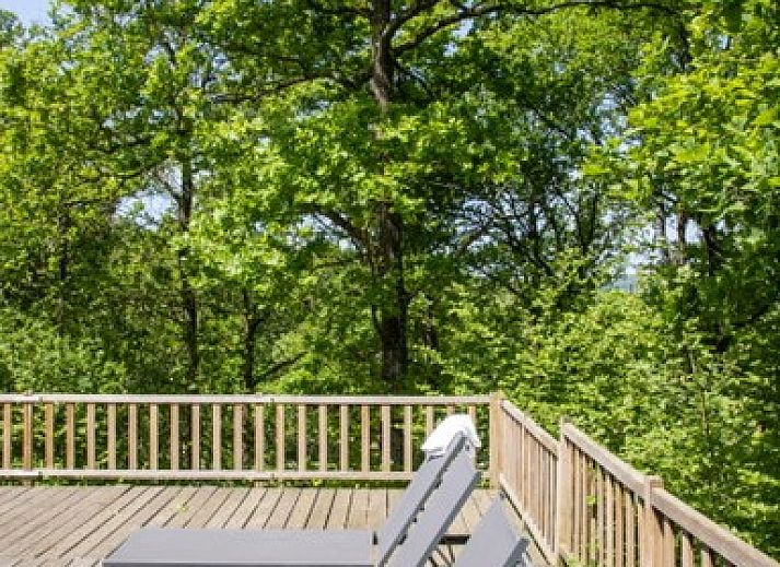 Moderne Kueche und Esszimmer im Ferienhaus La Roche Durbuy, Durbuy, mit viel Tageslicht.