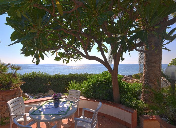 Guest house 0948607 • Holiday property Sicily • Vakantiehuis Tanah-Lot 