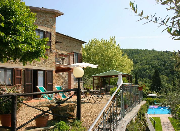 Verblijf 09525501 • Vakantiewoning Toscane / Elba • Vakantiehuis in San Giustino Valdarno met zwembad, in Toscan 
