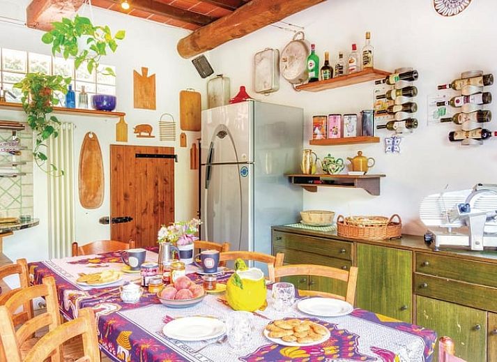 Geniet van het terras van Vakantiehuis in Mulazzo, gelegen in het schilderachtige Toscane, Italie.