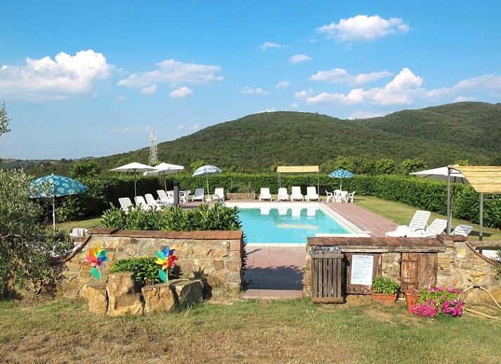 Geniet van het zwembad bij Agriturismo Bulletta in Piegaro, Umbrie. Ontspanning in de natuur van Italie.