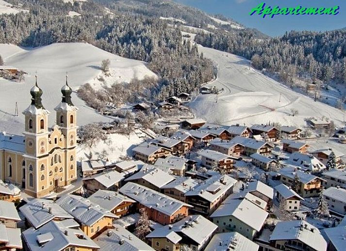 Gezellige eethoek in Appartement Mariandl, Hopfgarten im Brixental, Tirol. Perfect vakantiehuis voor een ontspannen verblijf.