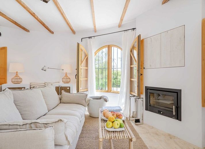 Geniet van het adembenemende zeezicht bij vakantiehuis Soda y Limon in Sayalonga, Andalusie, omringd door weelderige natuur.