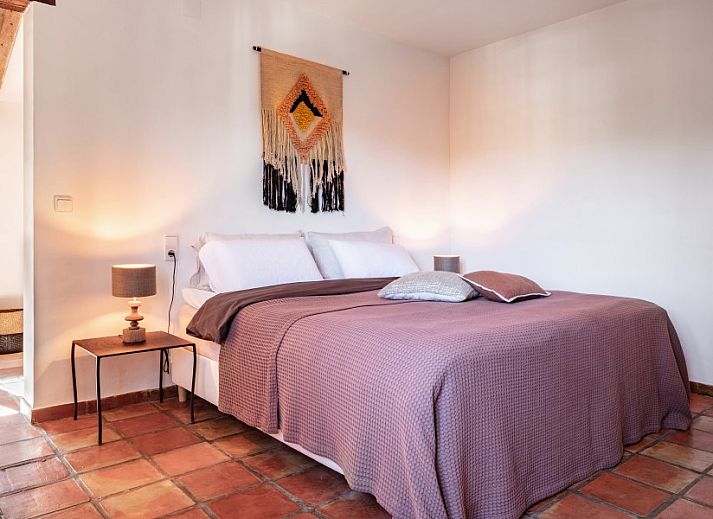 Geniet van het zonnige terras van Casa Roca, een charmant vakantiehuis in Javea, Costa Blanca, Spanje.