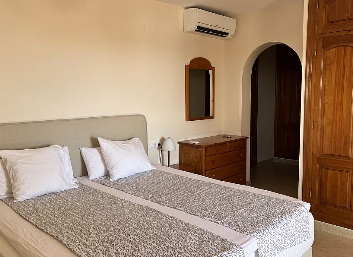 Gezellige villa met zeezicht in Javea, Costa Blanca, Spanje, met privezwembad en groene tuin voor ultieme ontspanning.
