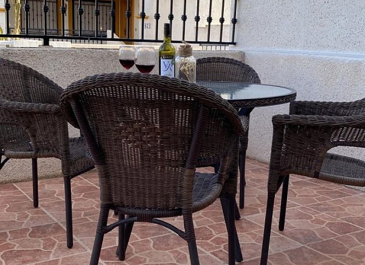 Entree van Casa del Sol, een charmant vakantiehuis in Orihuela, Costa Blanca, met zonnige uitzichten en mediterrane sfeer.