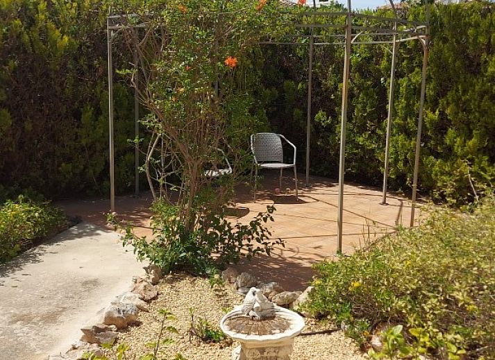Villa Esmeralda in Javea, Costa Blanca biedt een luxe vakantiehuis met zwembad en terras voor ultiem ontspannen.