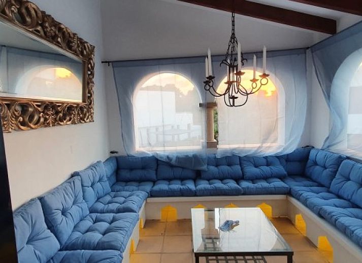 Geniet van het zwembad en de tropische tuin van Finca La Perla, een charmant vakantiehuis in Javea, Costa Blanca, Spanje.