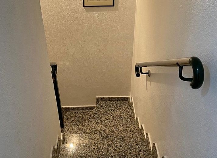 Geniet van het zwembad bij Casa Calmate, een prachtig vakantiehuis in Ciudad Quesada, Costa Blanca, Spanje.
