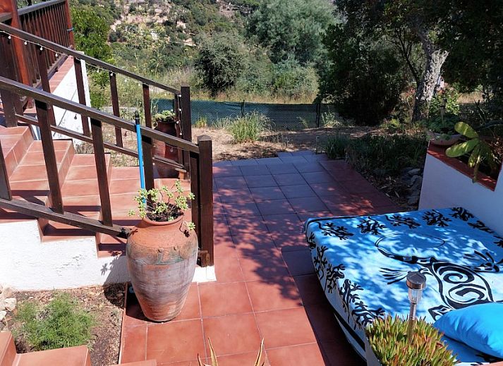 Geniet van het panoramische uitzicht vanaf het terras van Casa Carpe Diem in Lloret de Mar, een charmant vakantiehuis aan de Costa Brava.