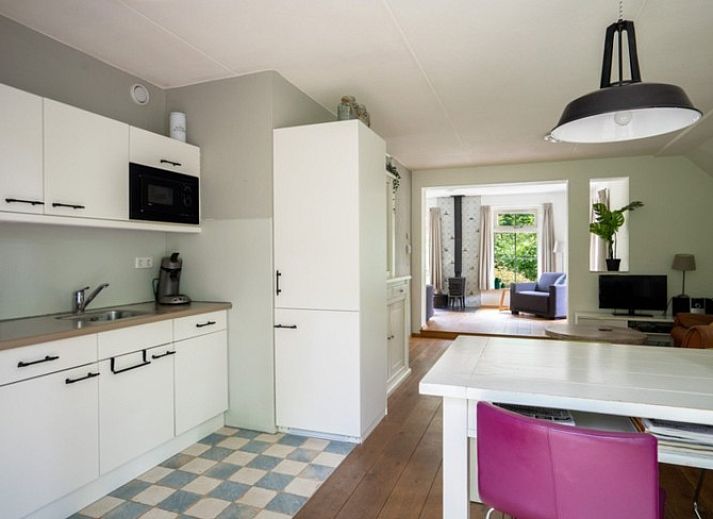 Vakantiehuis Mepke in Diever, Drenthe omringd door natuur en groen, ideaal voor een ontspannen verblijf.