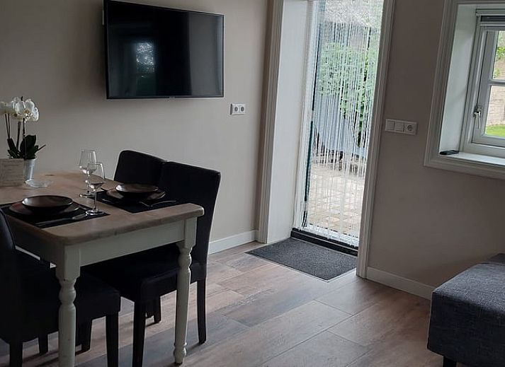 Charmante boerderij-gevel van Vakantiehuis in Nijemirdum, Friese bossen, Friesland.