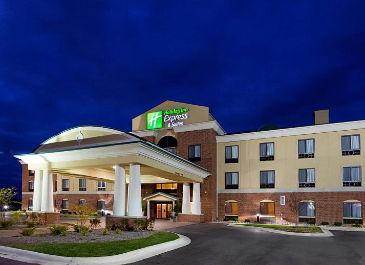 Guest house 3525501 • Apartment Midwesten • Holiday Inn Express Hotel & Suites Bay City, an IHG Hotel 