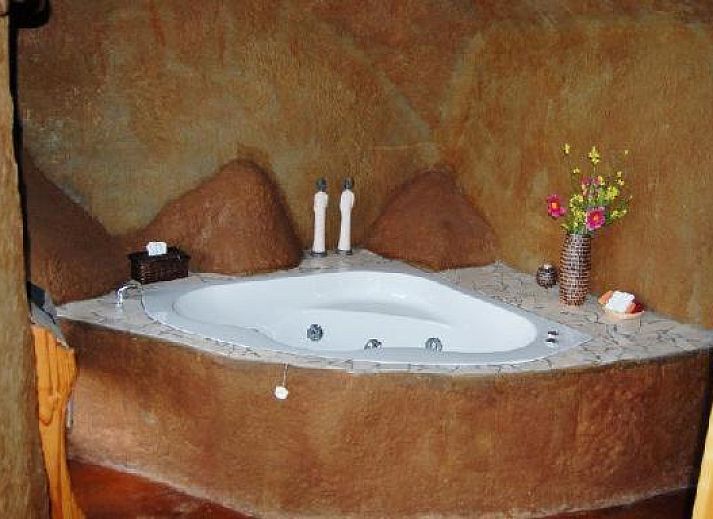 Verblijf 3526601 - Vakantiewoning Kwazoeloe-Natal - Antbear Eco Lodge Drakensberg